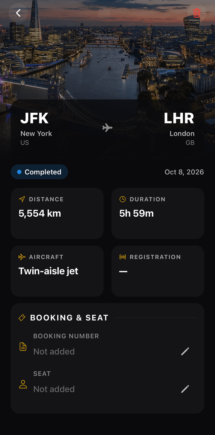 Flight detail in FlyingOver with the route, the aircraft and the booking number and seat section